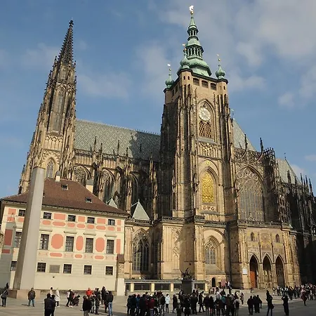 Hostal Moon & Praga