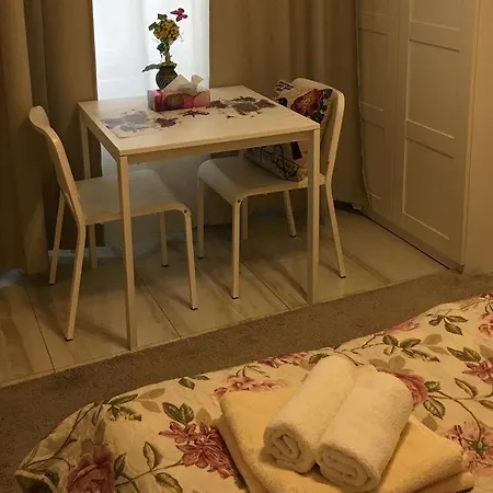 Hostal Moon &