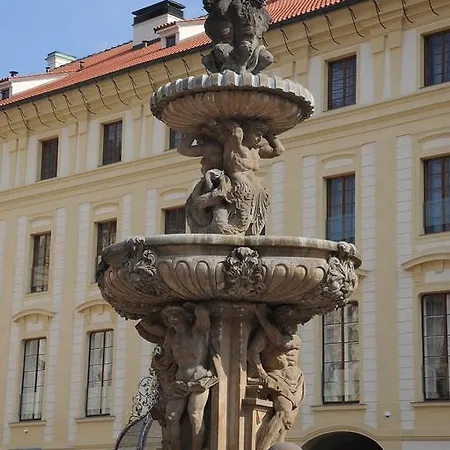 Prague Moon Hotel & Hostel *