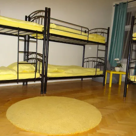 Prague Moon Hotel & Hostel *